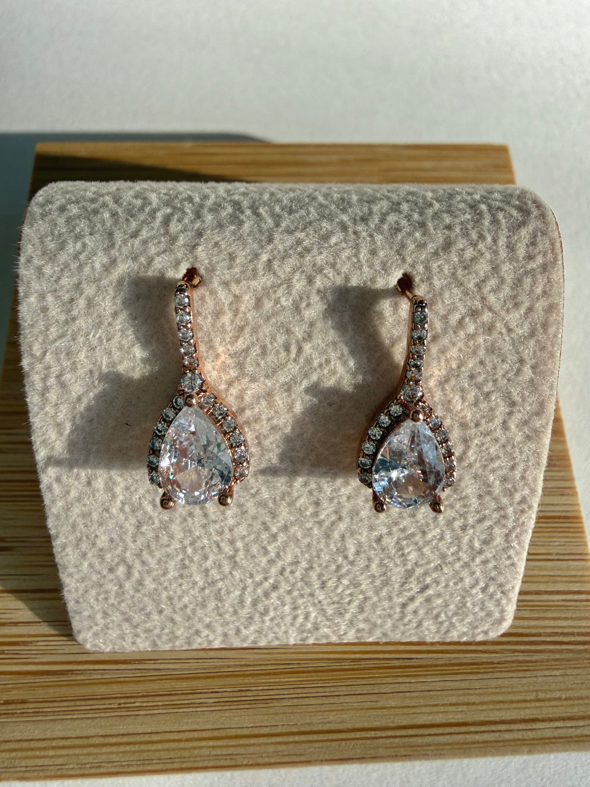 Elara Teardrop Earrings - Rose Gold