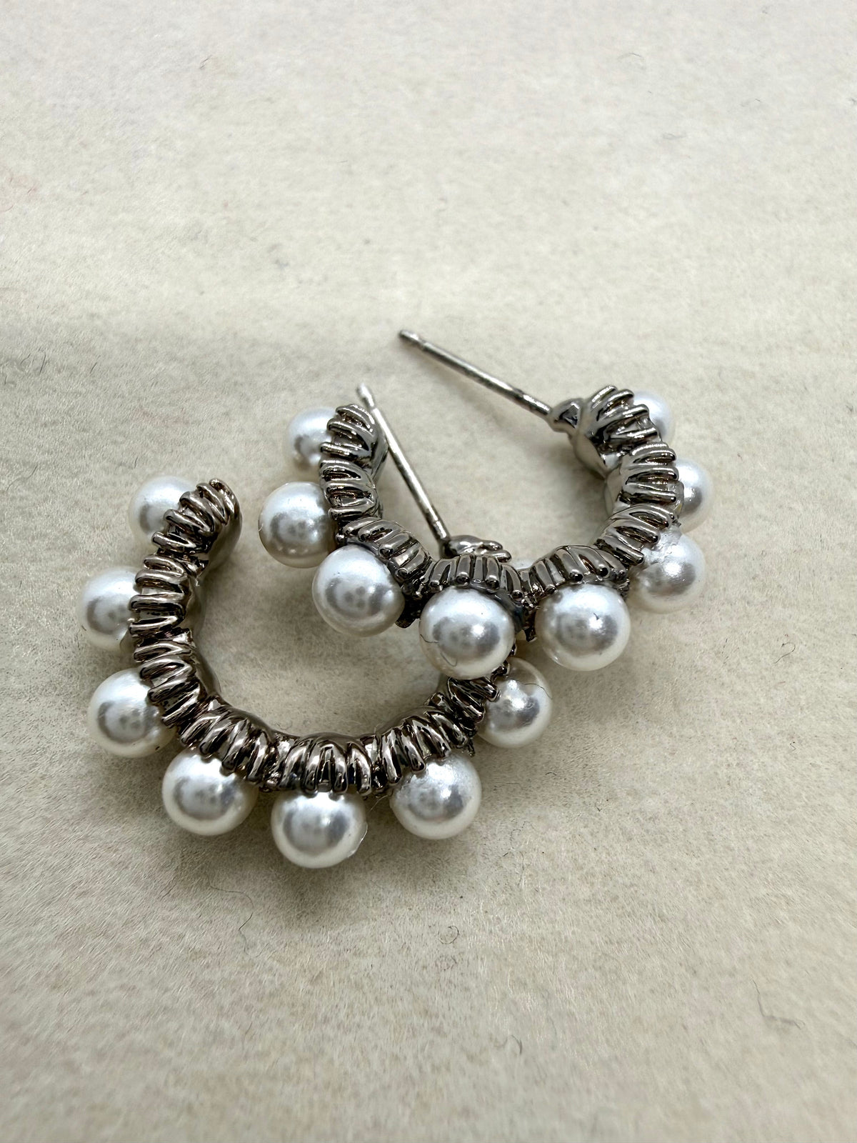 Noir Pearl Hoops - Silver