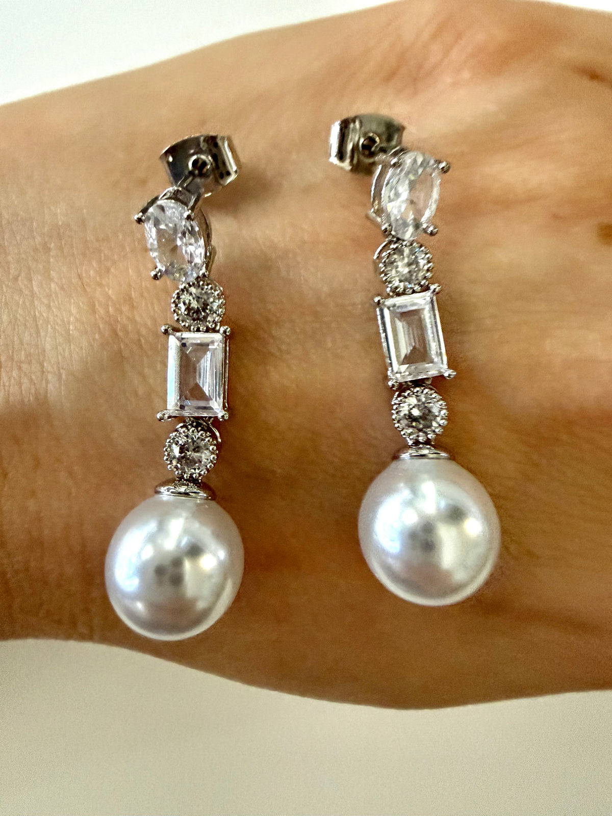Angel Drop Sparkling Earrings - Silver