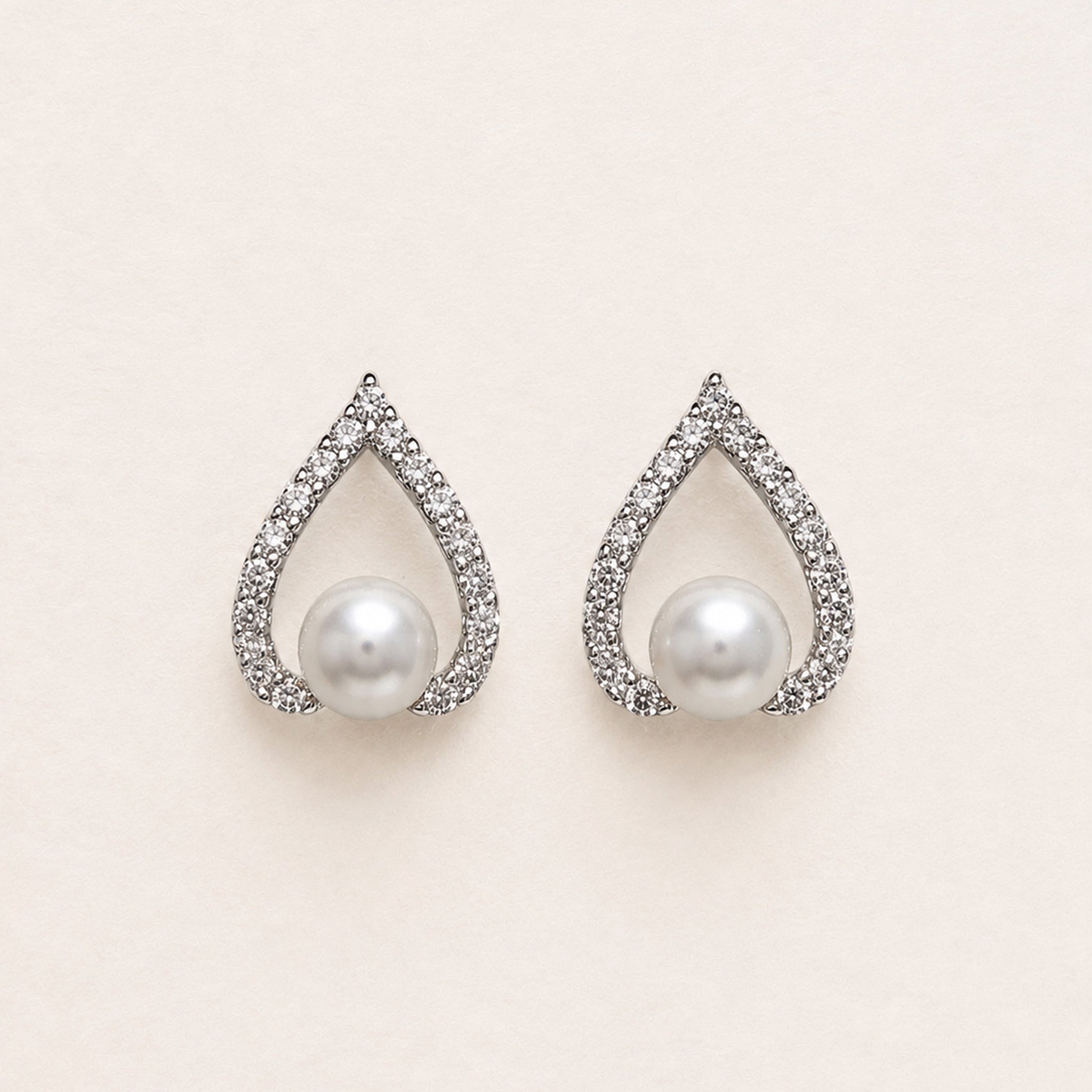 Luna Pearl Earrings