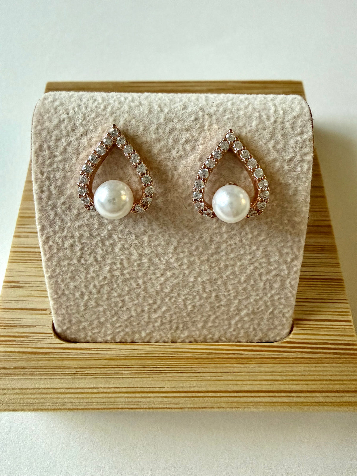 Pearl Teardrop Earrings – Rose Gold